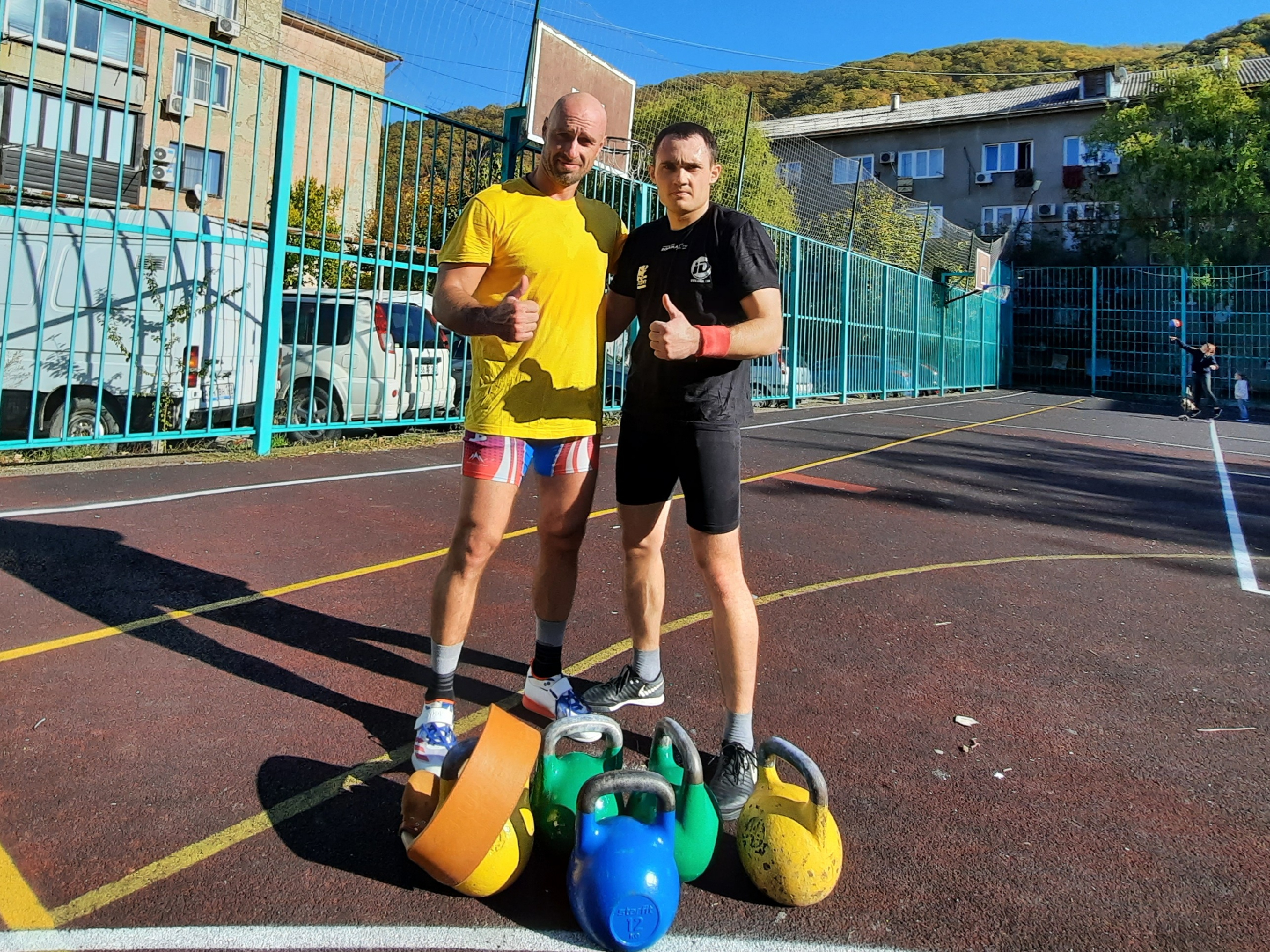 Спорт мощный. Кубок по бегу. Академия спорта Тюменская Слобода. Белорецк площадь Металлургов соревнования по бегу. Портнягин на пробежке.