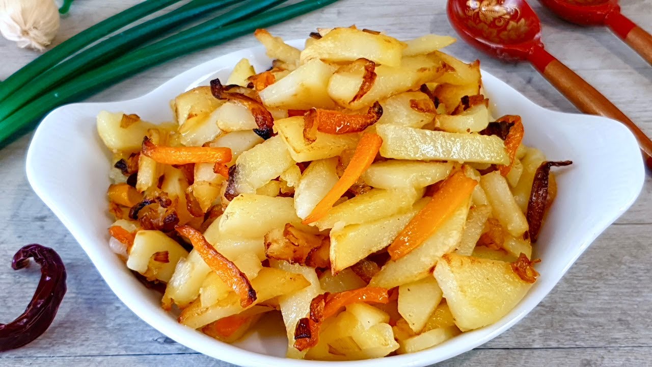 жареная картошка с морковью. тушеная картошка с луком. гарнир витаминный. жареная картошка с морковкой. жареная картошка с морковкой.