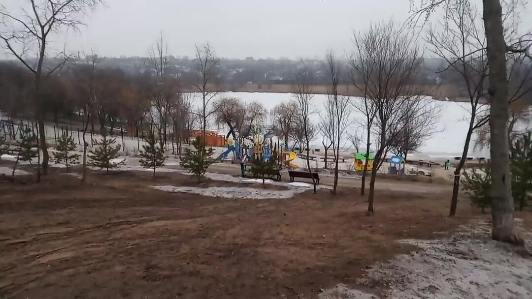 чистый жилой двор.