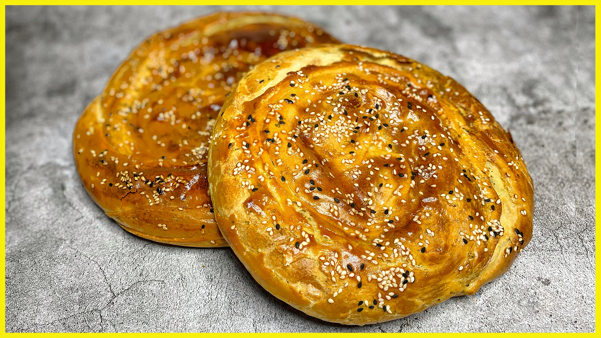 Слоеный хлеб рецепт. Хайчу Хинки. Слоёный хлеб Дагестанский с ореховой травой. Слоёный хлеб Дагестанский. Слоеная лепешка в духовке.