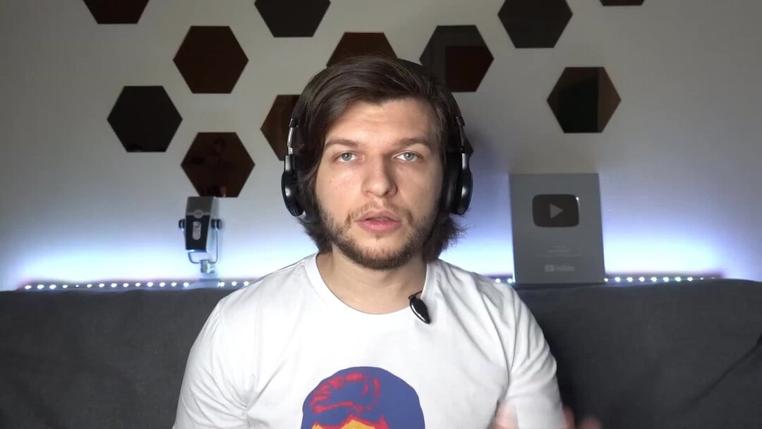 Шаман встанем реакция иностранцев. Шаман дронов. Ярусский шаман клип концовка с инопланетянами. Шаман встанем реакция иностранцев. Шаман кремль дронов.