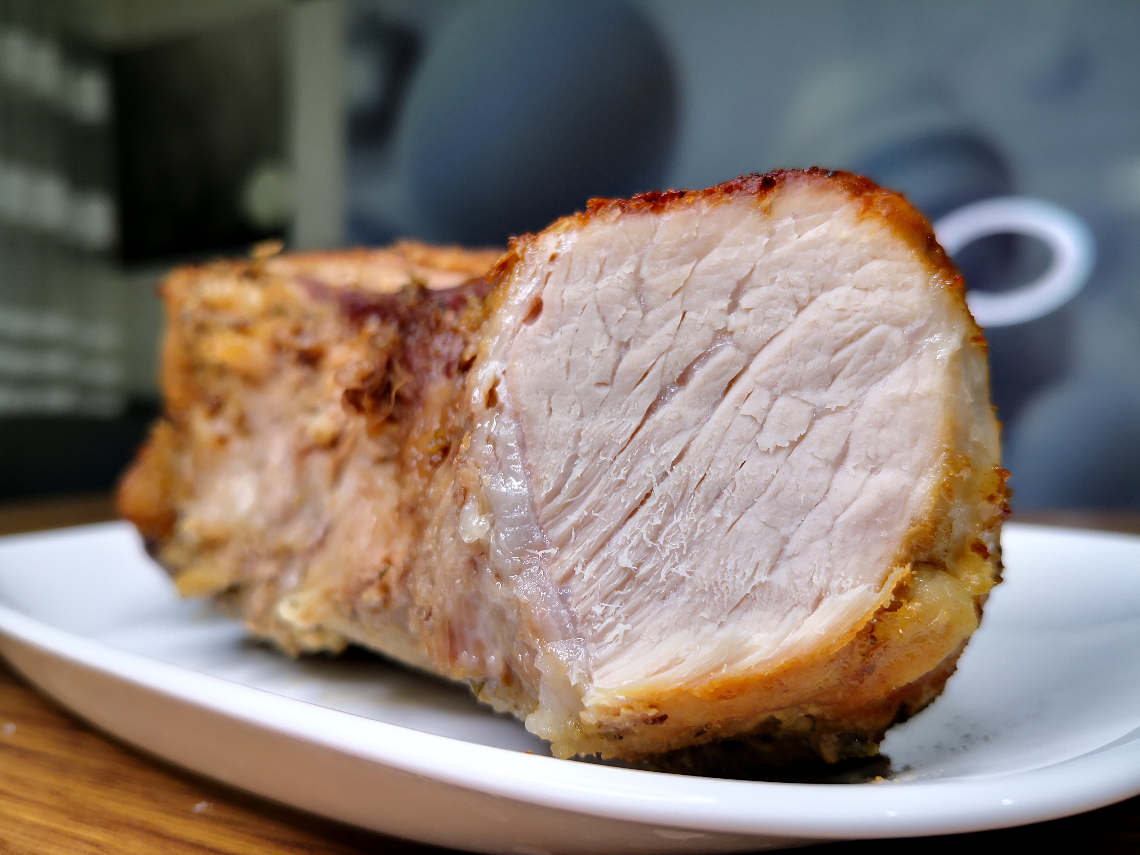 Сочная свинина сваренная. Сочная свинина сваренная. Карбонат свиной запеченный. Сочная отбивная из свинины. Буженина из свинины в духовке.