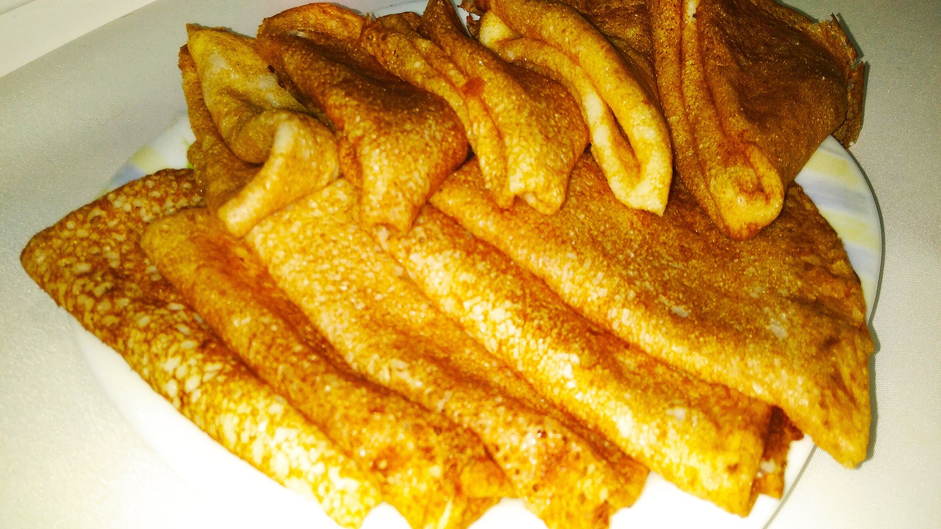 Вкусные блины на молоке простой рецепт. Заварные блинчики на кефире. Классические блины на молоке. Блины которые получаются с первого раза. Блины которые получаются с первого раза.