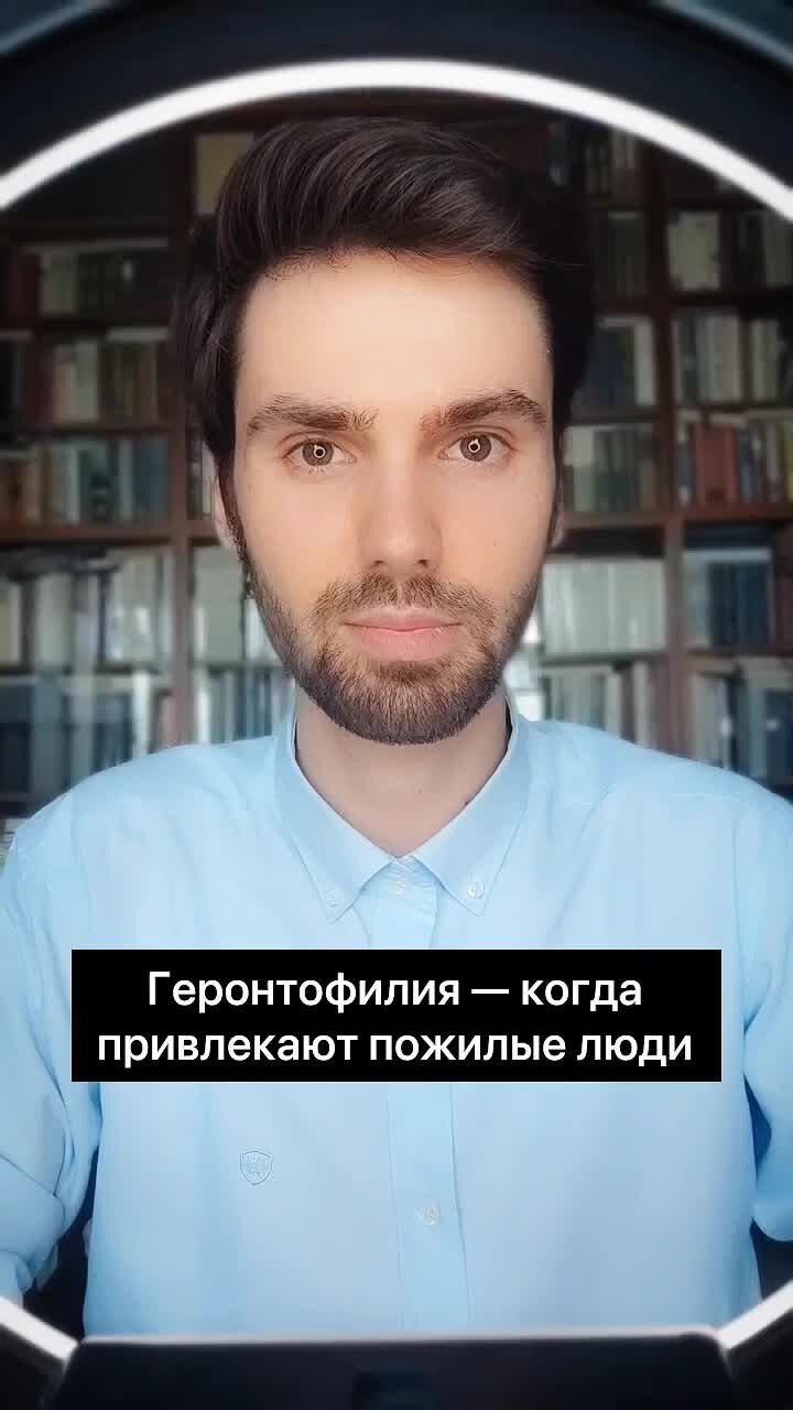 Милиционер жестоко бьет и пинает пожилых женщин — видео появилось в Кырнете