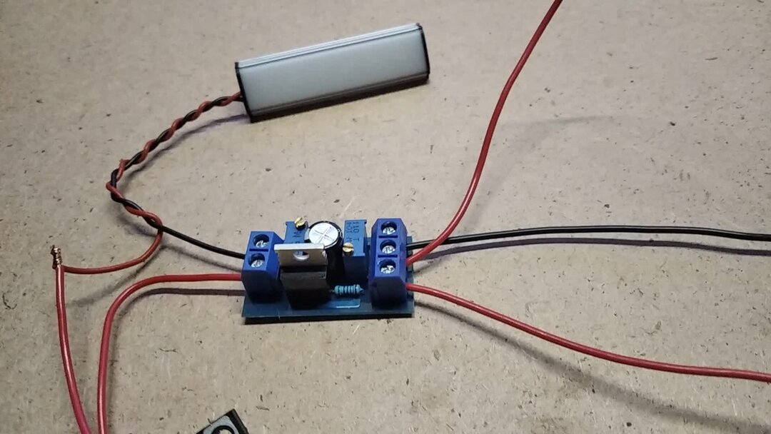 Плавное включение светодиодов 12в схема. Плавное включение светодиодной ленты 12 вольт. Схема плавного включения светодиодной ленты на 12 вольт. Блок плавного розжига светодиодов. Плавный пуск светодиодных ламп 12 вольт.