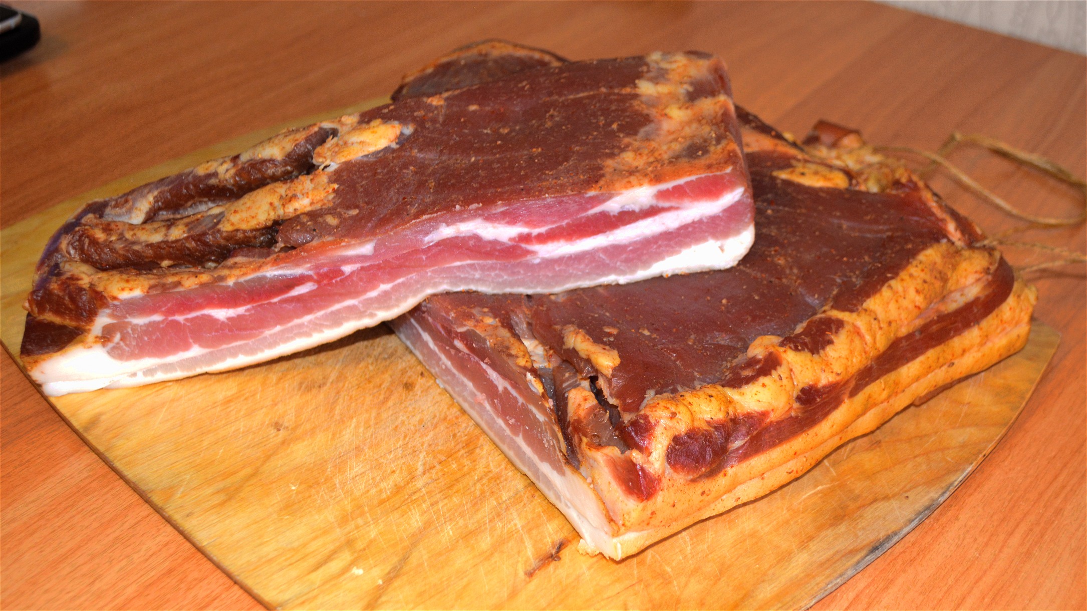 бекон или грудинка разница. бекон в домашних условиях. криспи бекон. бекон из сала. как приготовить бекон дома.