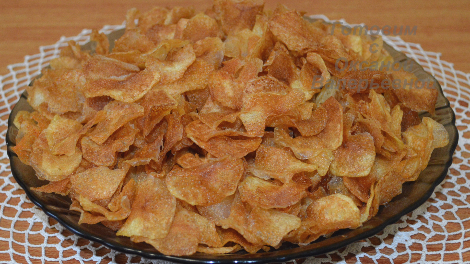 Сушка овощей и фруктов в электросушилке. Картофельные чипсы в сушилке. Сушеный картофель. Чипсы картофельные в сушилке рецепт. Картошка в сушилке.