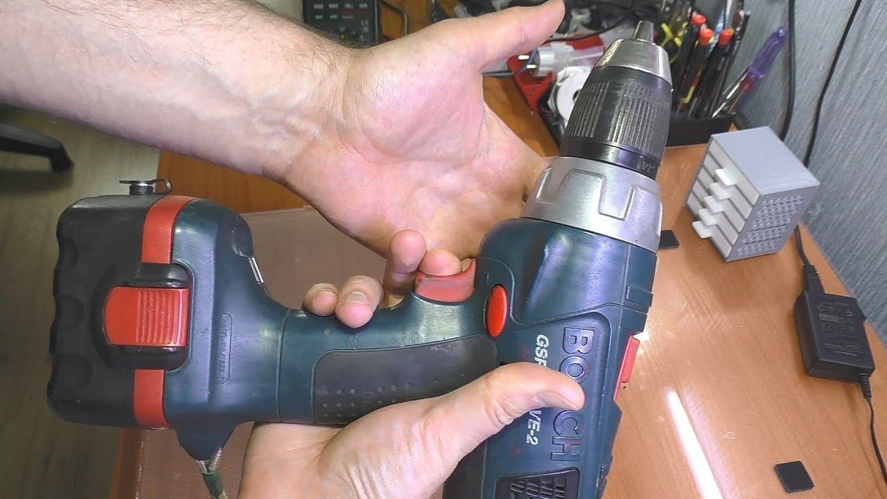Шуруповёрт интерскол 12 вольт. 4. Шуруповерт не крутит трещит. Шуруповерт не крутит трещит. Ремонт кнопки шуруповерта.