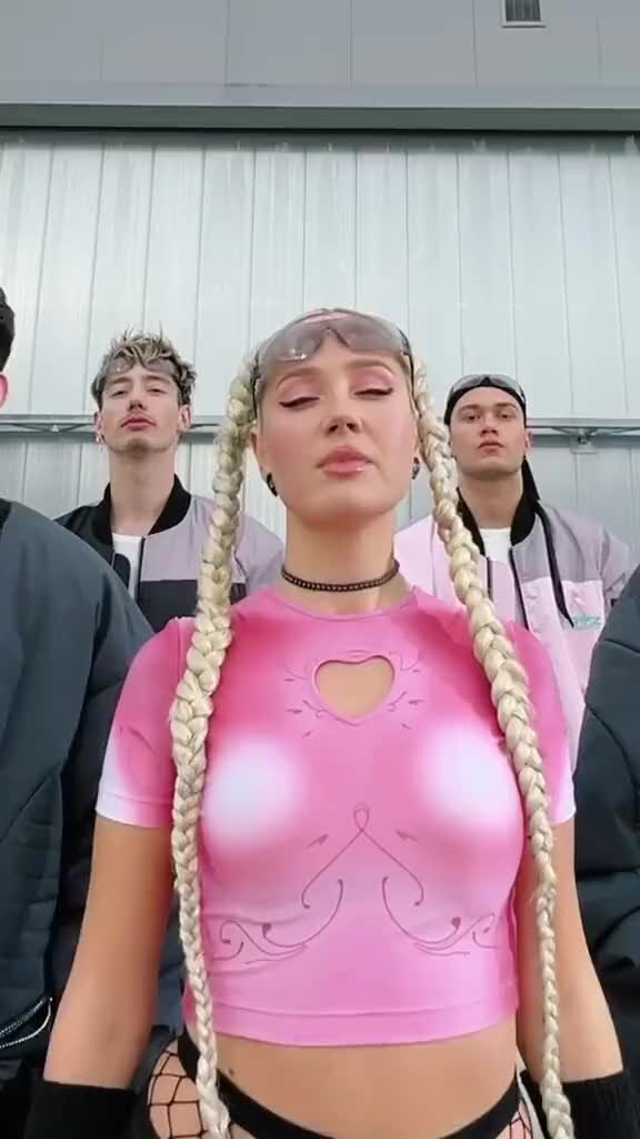 клава кока бумеранг. клава кока клип 2022. песня клавы коки бумеранг. песня клавы коки бумеранг. клава кока и5тим.