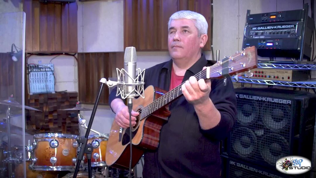 аккорды простых песен на гитаре для начинающих. песни на гитаре аккорды. легкие на гитаре для начинающих. песня на гитаре для начинающих с аккордами. какие песни можно играть на гитаре.