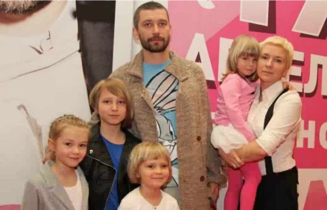 Крестовский актер