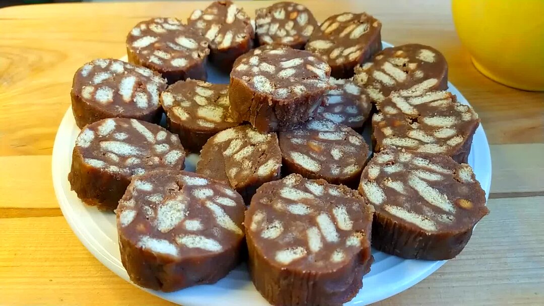 Колбаска шоколадно Ореховая творожная Снеговик
