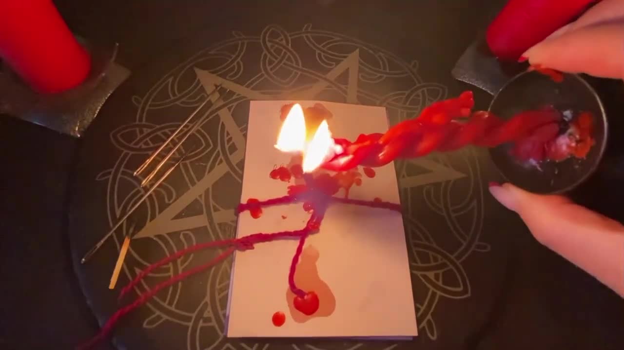 Приворот сильный черный. Снятие приворота последствия для снимающего. Приворот на женщину. Приворот. Последствия приворота для жертвы.