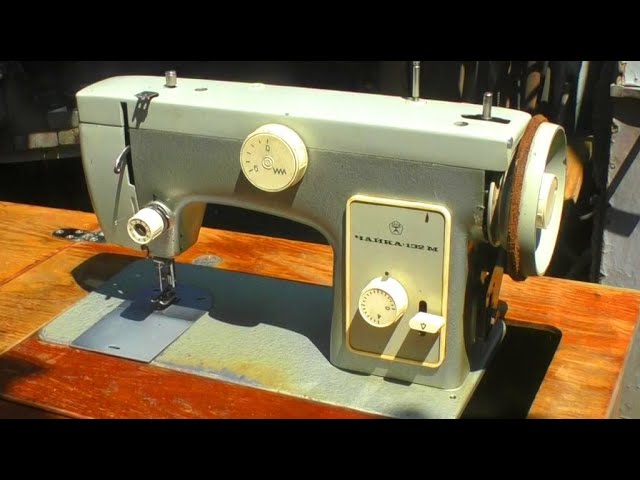 Регулировка машинки чайка 132м. Швейная машина чайка 132 м. Регулировка машинки чайка 132м. Чайка 132м натяжитель нити. Швейная машинка чайка 132м.