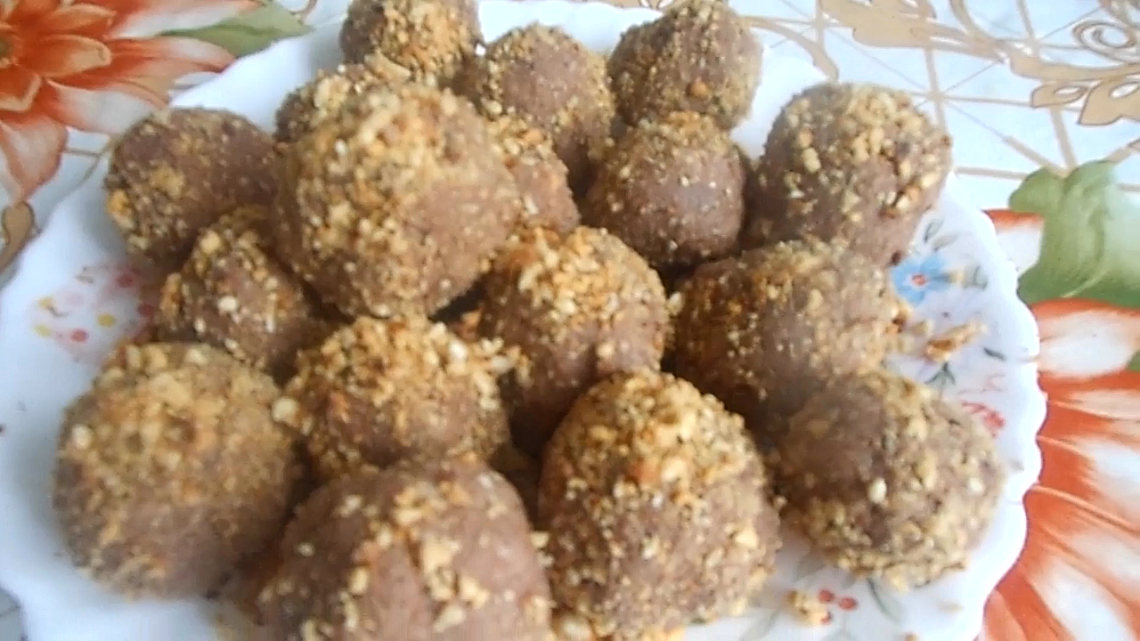 домашние трюфели. конфеты трюфели какао. трюфели из сухого молока и какао. трюфели домашние конфеты. шоколадные трюфели.