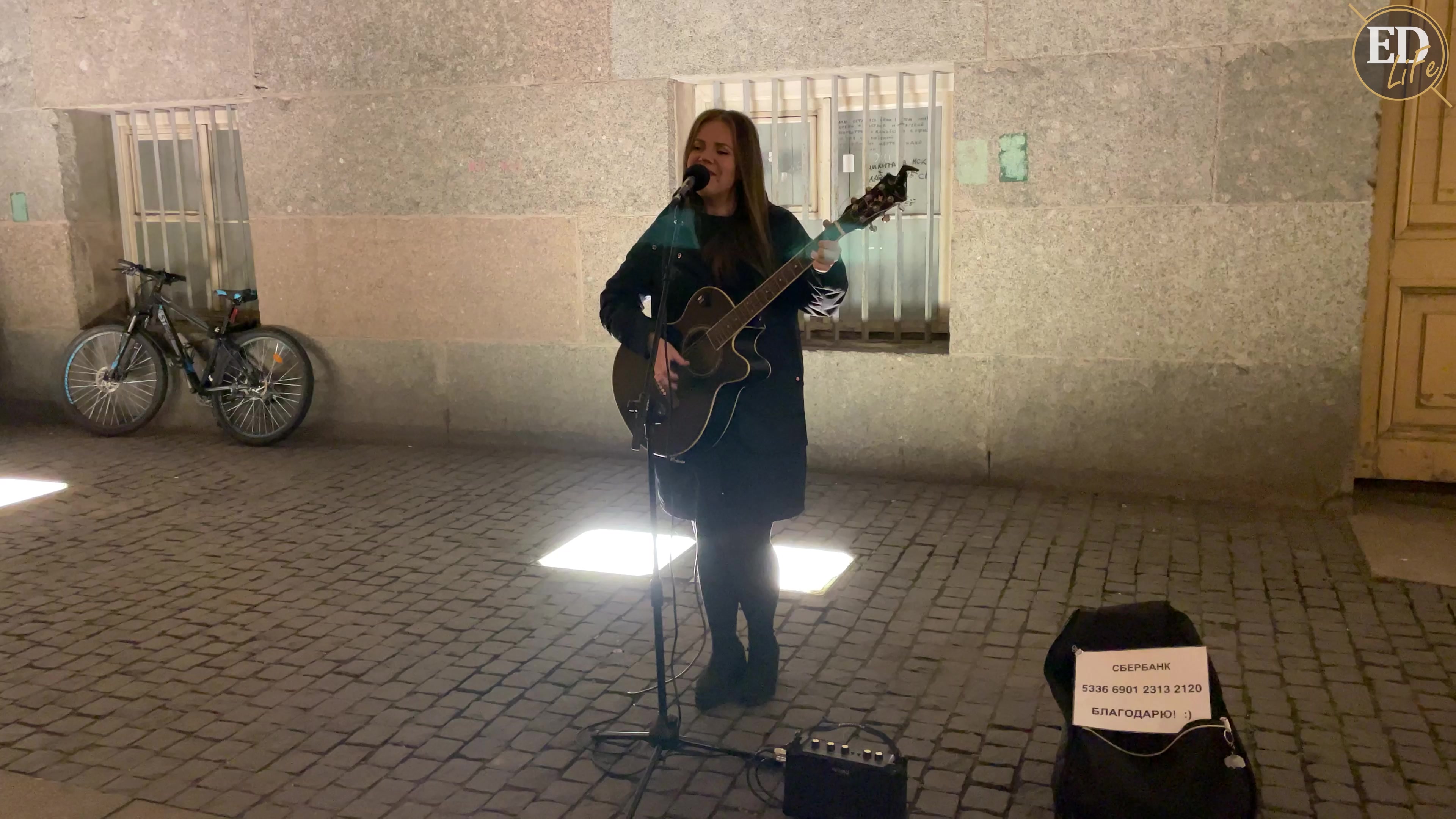 Летели облака песня кто поет. Летели облака ддт. Летели облака. Песня летели облака. Swanky tunes с концерта.