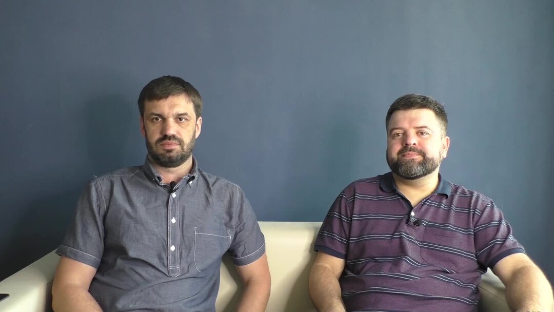 Работа дом работа дзен. Моя стабильная жизнь дом работа. Работа на дому мем. Спокойствие в офисе. Девушка за ноутбуком.