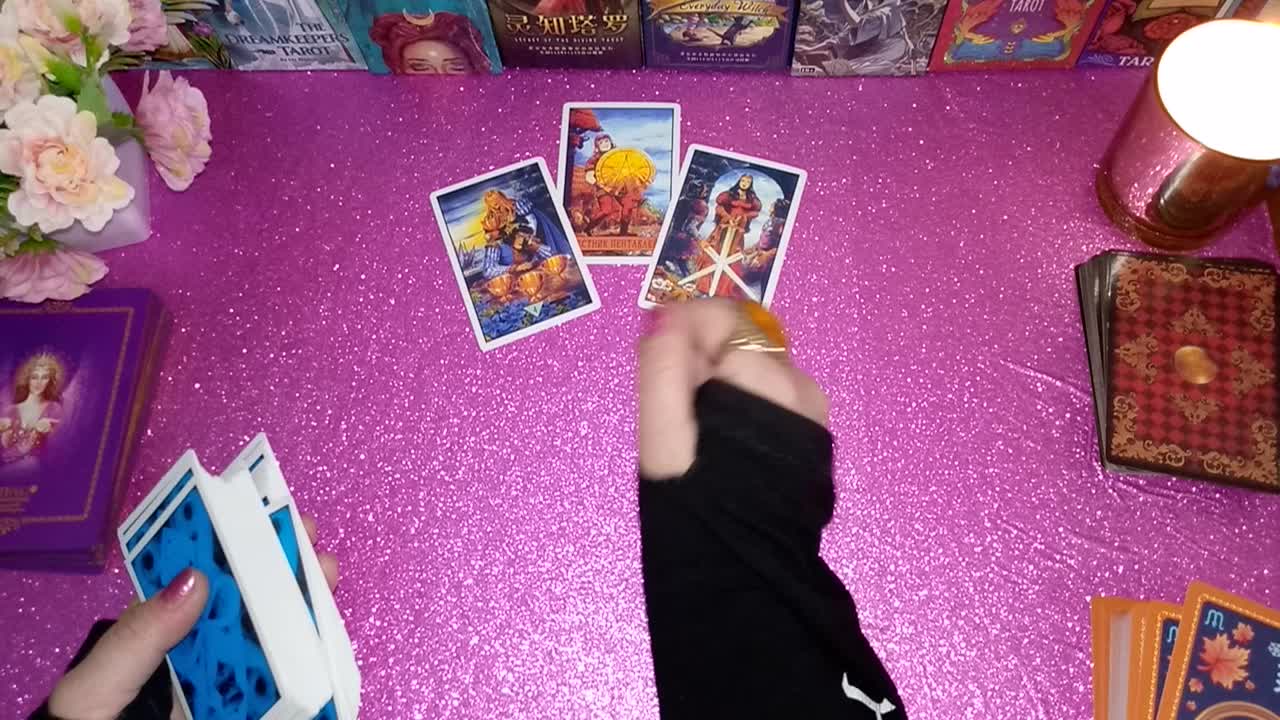 Расклад таро на 7 дней. Таро он обо мне сейчас. Таро он обо мне сейчас. Tarot of the everlasting day. Таро что он думает обо мне сейчас.