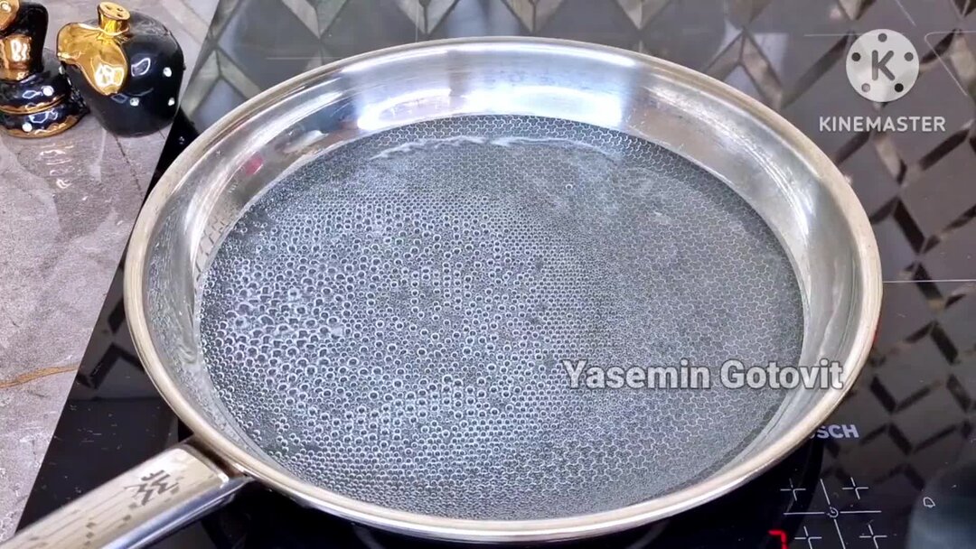 Боже как вкусно!Просто заливаю сгущёнку в кипящую воду.Готовлю ...