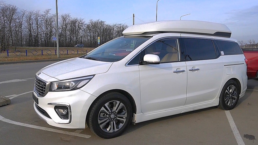 Kia Carnival Hi Limousine