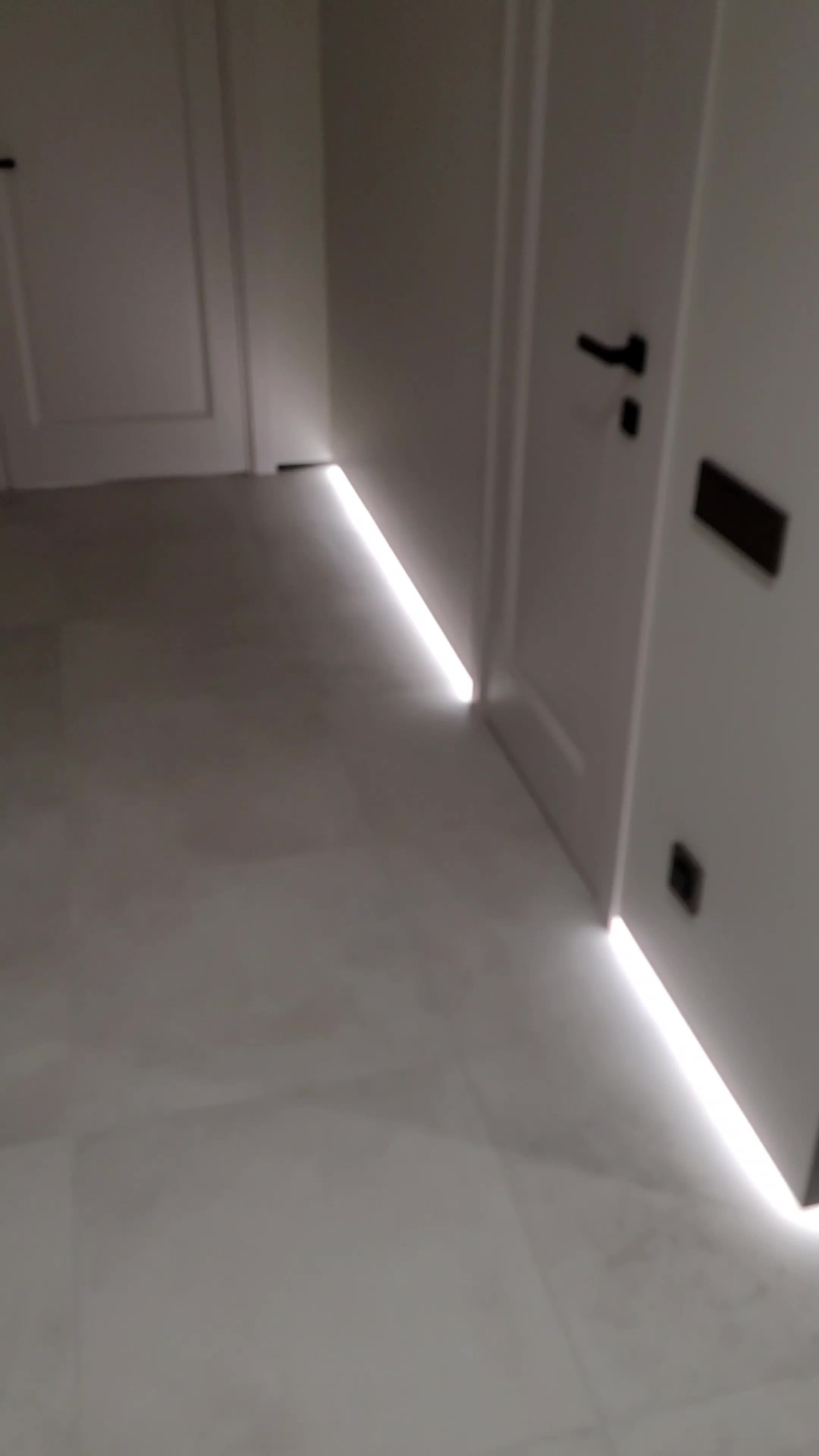 Ночная подсветка коридора с датчиками движения встраиваемый в стену