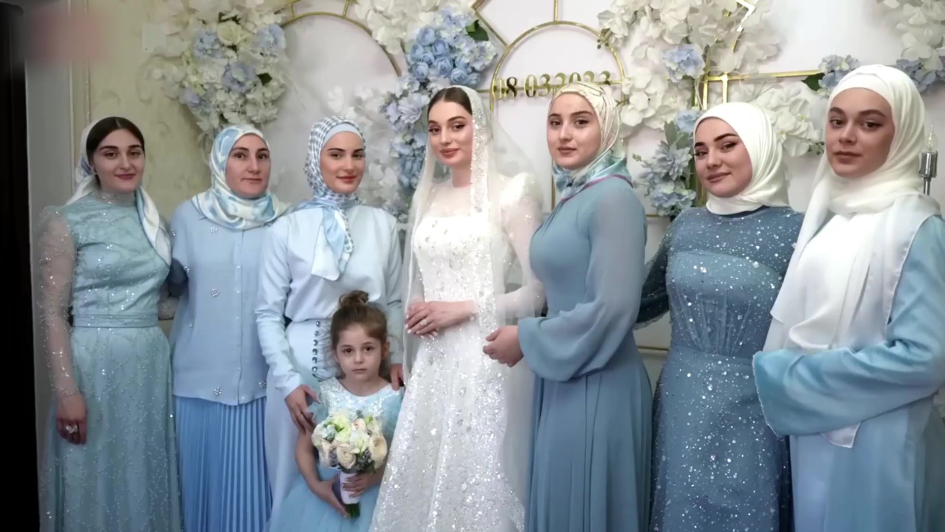 Красивые Платья На Чеченских Свадьбах У Матерей фото 11