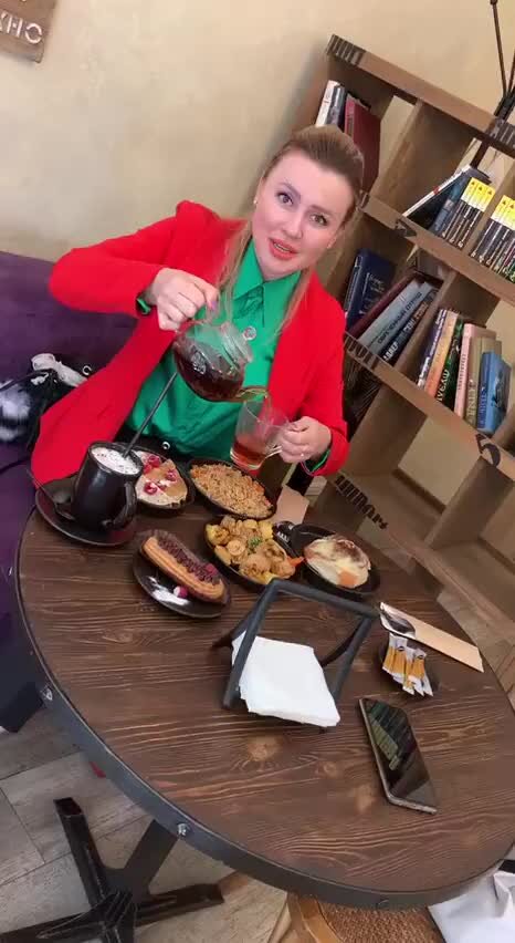 Сара Окс | Сара Окс в Zapravka Coffee в Твери у друзей. | Дзен