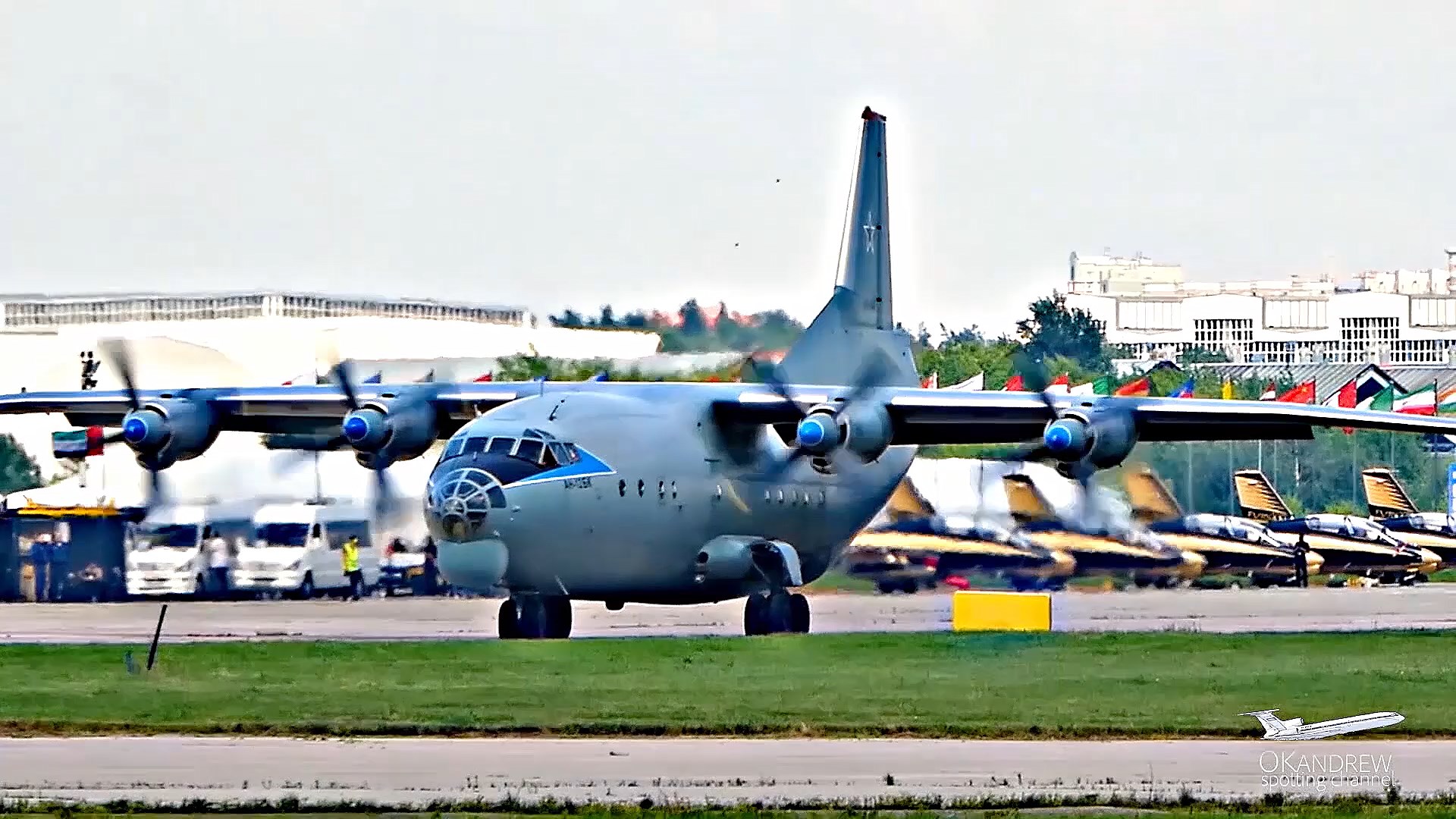 Антонов ан-30. Ан 751 72 автобус. Ан-10 ульяновск. Премиум агентство недвижимости. Ан 53.