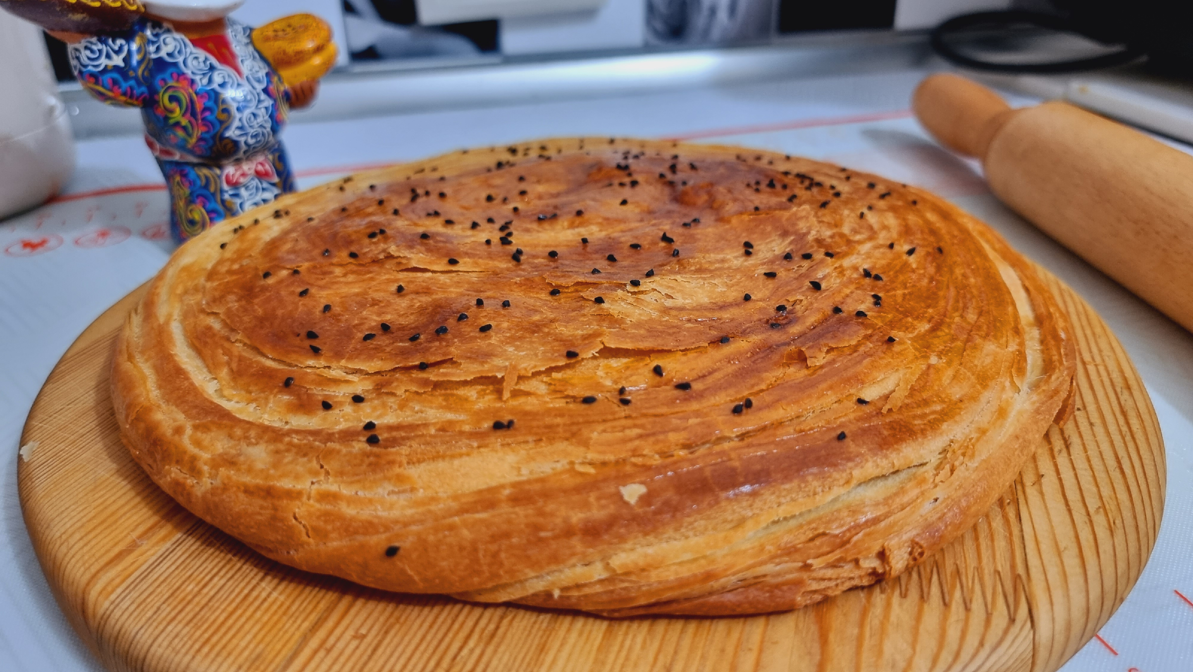 Фатир самаркандский. Хлеб фатир слоеный. Фатир бухарский. Катлама фатир узбекский. Фатир бухарский.