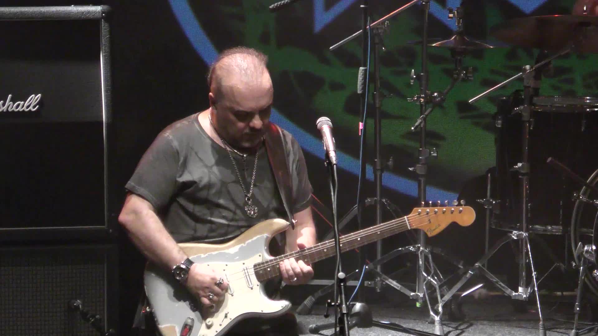 черный кофе листьев. черный кофе листьев. черный кофе листьев. с ветки падающий лист черный кофе. чёрный кофе группа логотип.