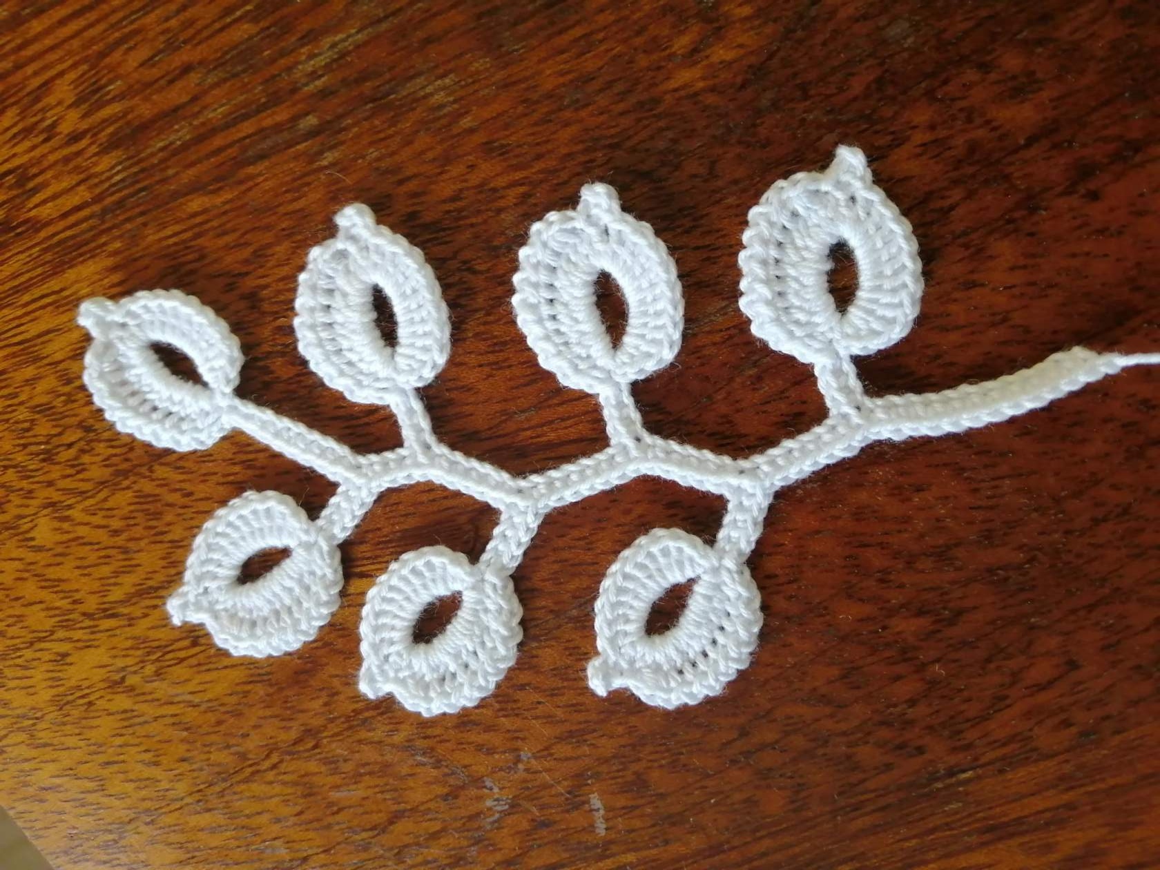 ирландское кружево веточка с листиками схема. листик крючком. веточки для ирландского кружева. веточки крючком. зеленые листики крючком.