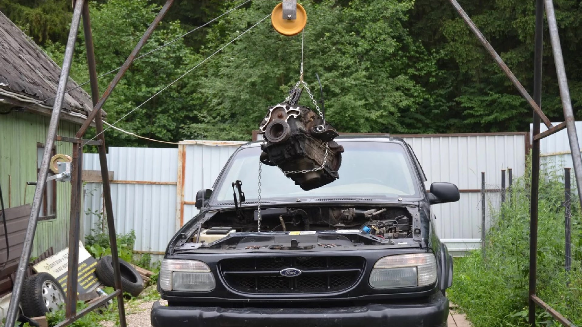 Снять снимать поднять поднимать. Снятие двигателя. Ваз 2107 торсион подвески. Перевернутые позы в йоге. Ваз 2110 опоры под домкрат.