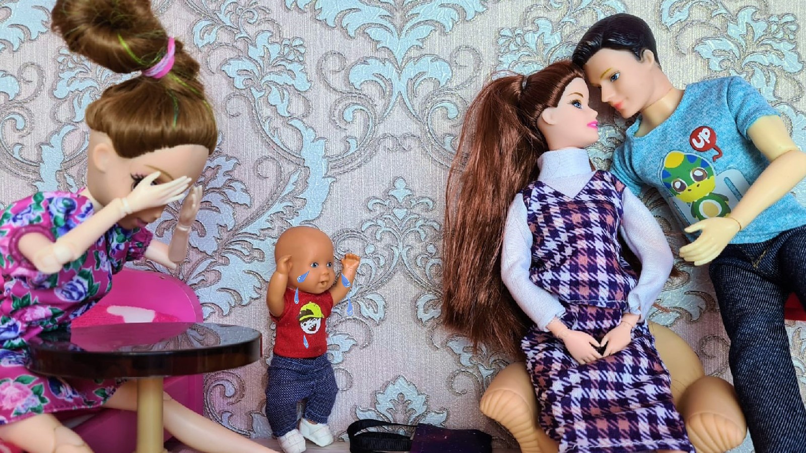 Куклы веселая семейка макс. Катя и Макс веселая семейка куклы. Катя и Макс куклы Барби. Макс и Катя собираются в школу.