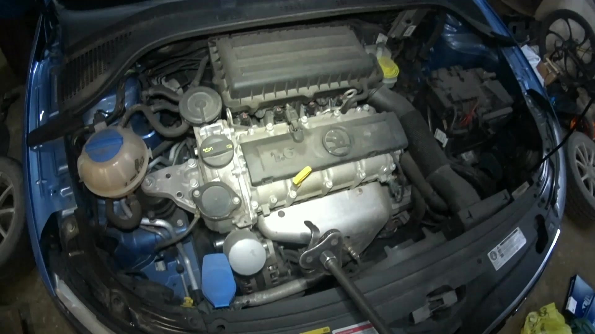 Поменял воздушный и салонный фильтр - Skoda Octavia A5 Mk2, 1,8 л, 2012 года сво