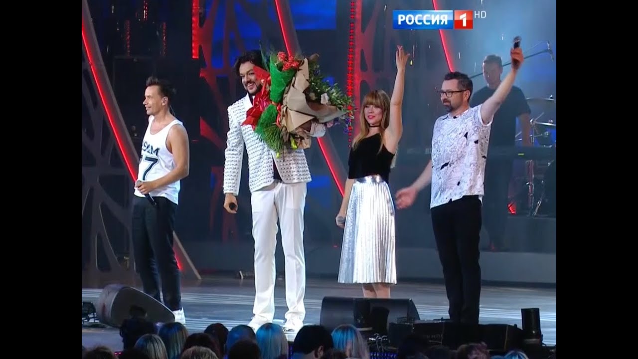 Яркий я какого года. Яркий я какого года. Цвета в моде. Яркий я какого года. Яркий логотип.