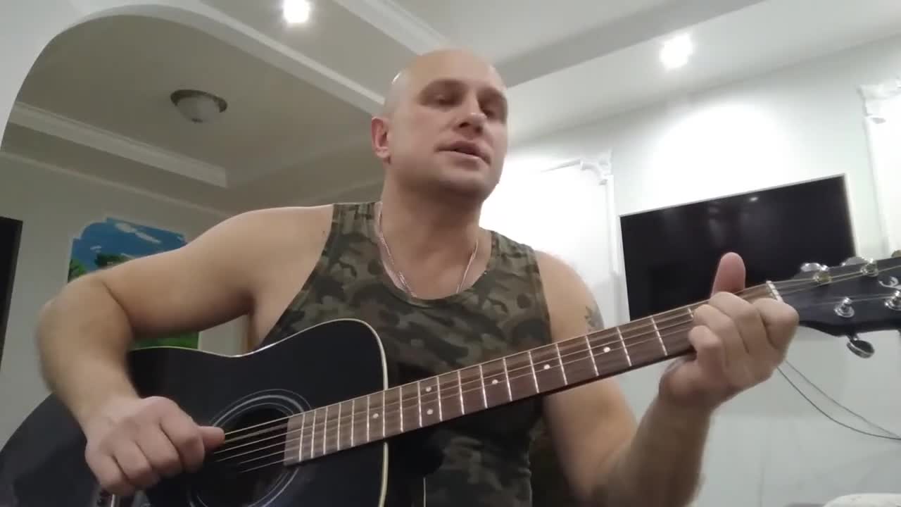 песни под гитару дома. песня над заставой звезды в тихом. песня наташа петь. наталья влади песни под гитару. послушать военные песни натальи влади.