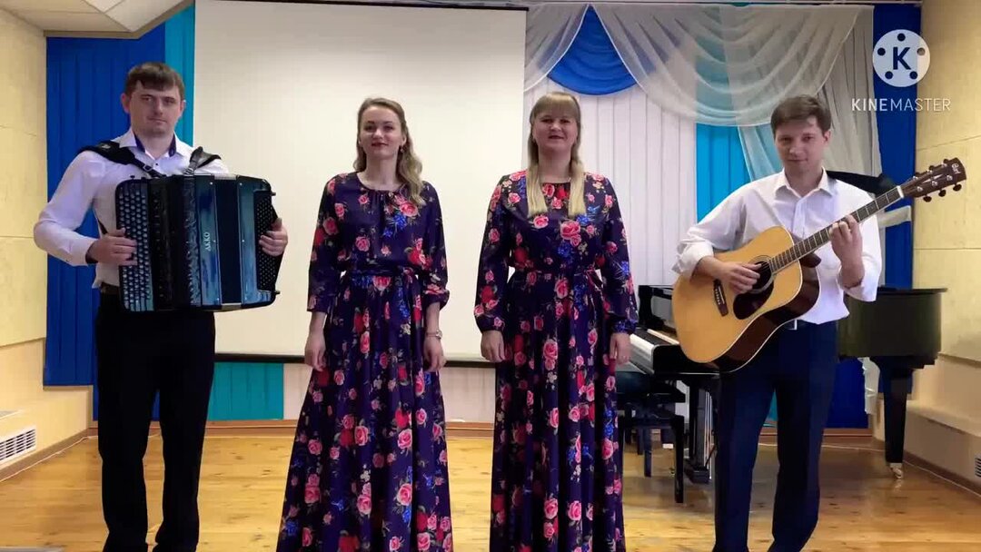 Сборник для вишни. Белоснежная вишня. Под окном широким вишня белоснежная. Песня вишня мне напомнит. Вишня реклама.