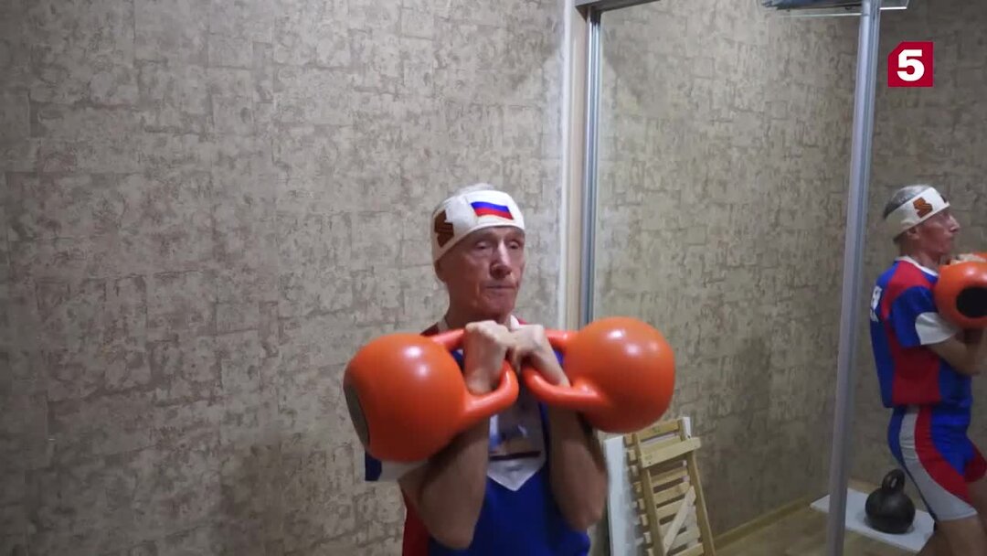 Бочкарёв Виктор гиревик