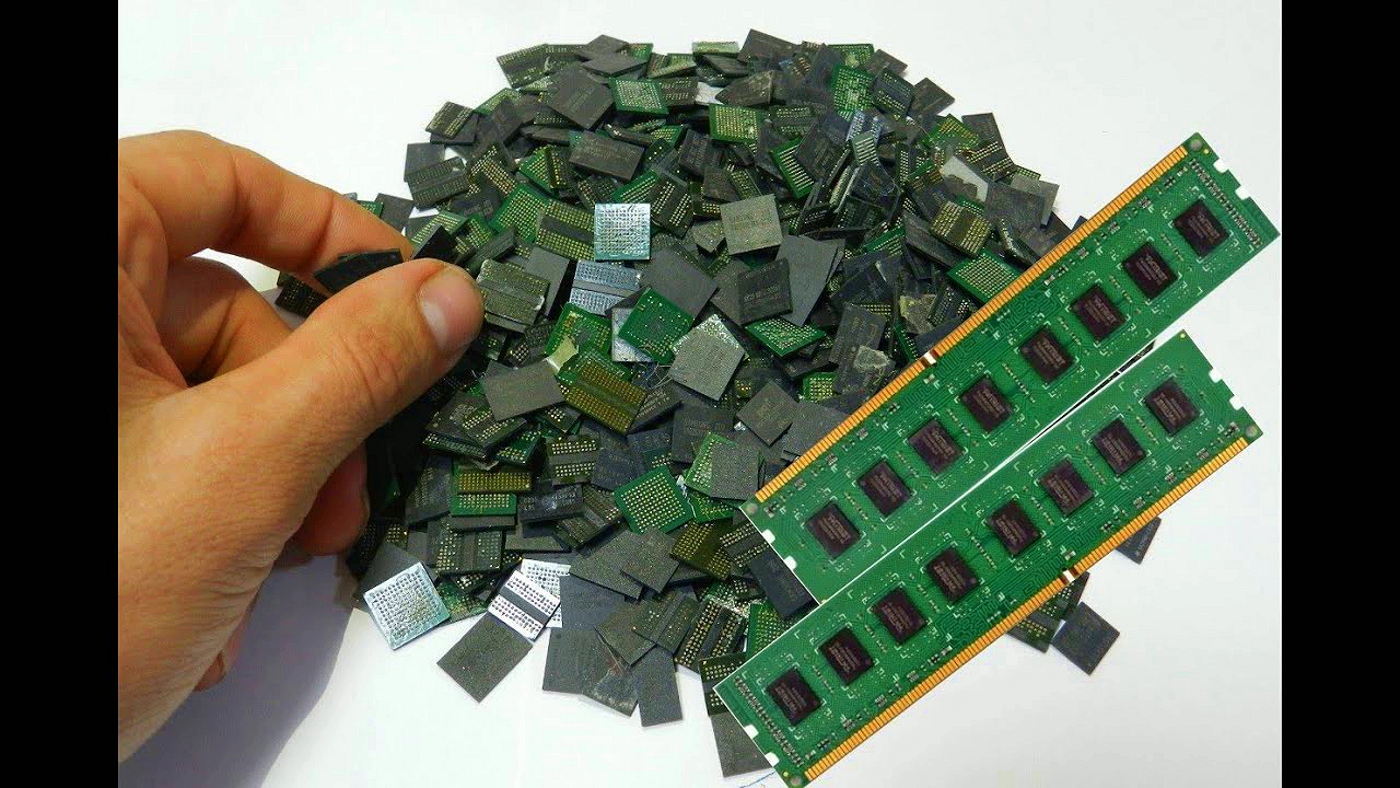 Аффинаж микросхем. Золото из оперативной памяти. Оперативка из золота. Золото в микросхемах. Чипы оперативной памяти производители.