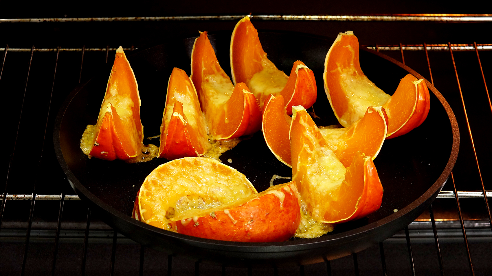 Пшенка и тыква пирог. Кухня наизнанку тыква. Кухня наизнанку тыквенный. Кухня наизнанку тыквенный. Кухня наизнанку тыква в духовке.