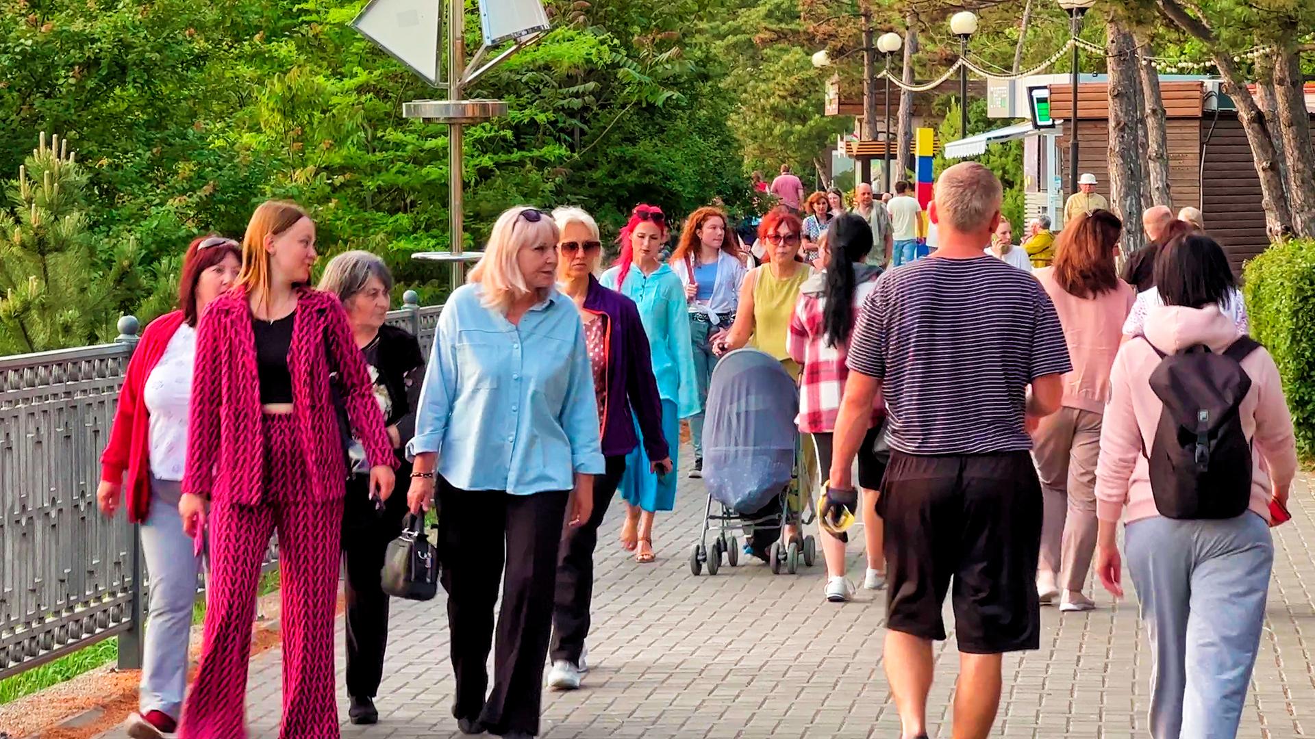 Анапчане грушко. Анапчане на ютубе. Анапчане на ютубе. Опасный курорт. Грушко блогер анапа блоггер.