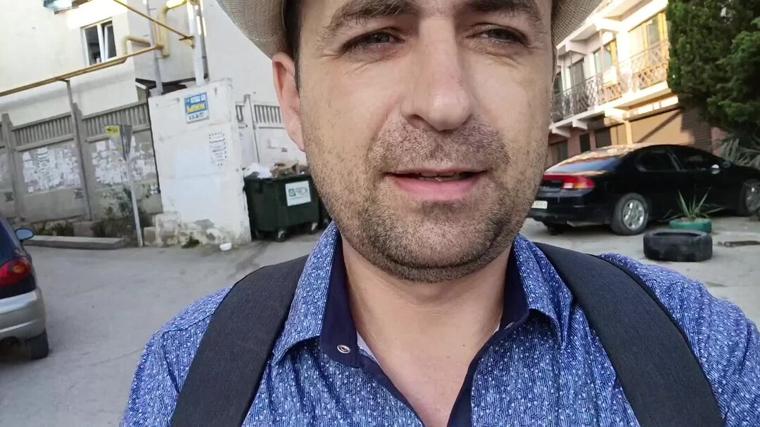 Блоггер крымчанин последнее видео. Шепелявый блоггер крыма. крым блогер ерымчанин.