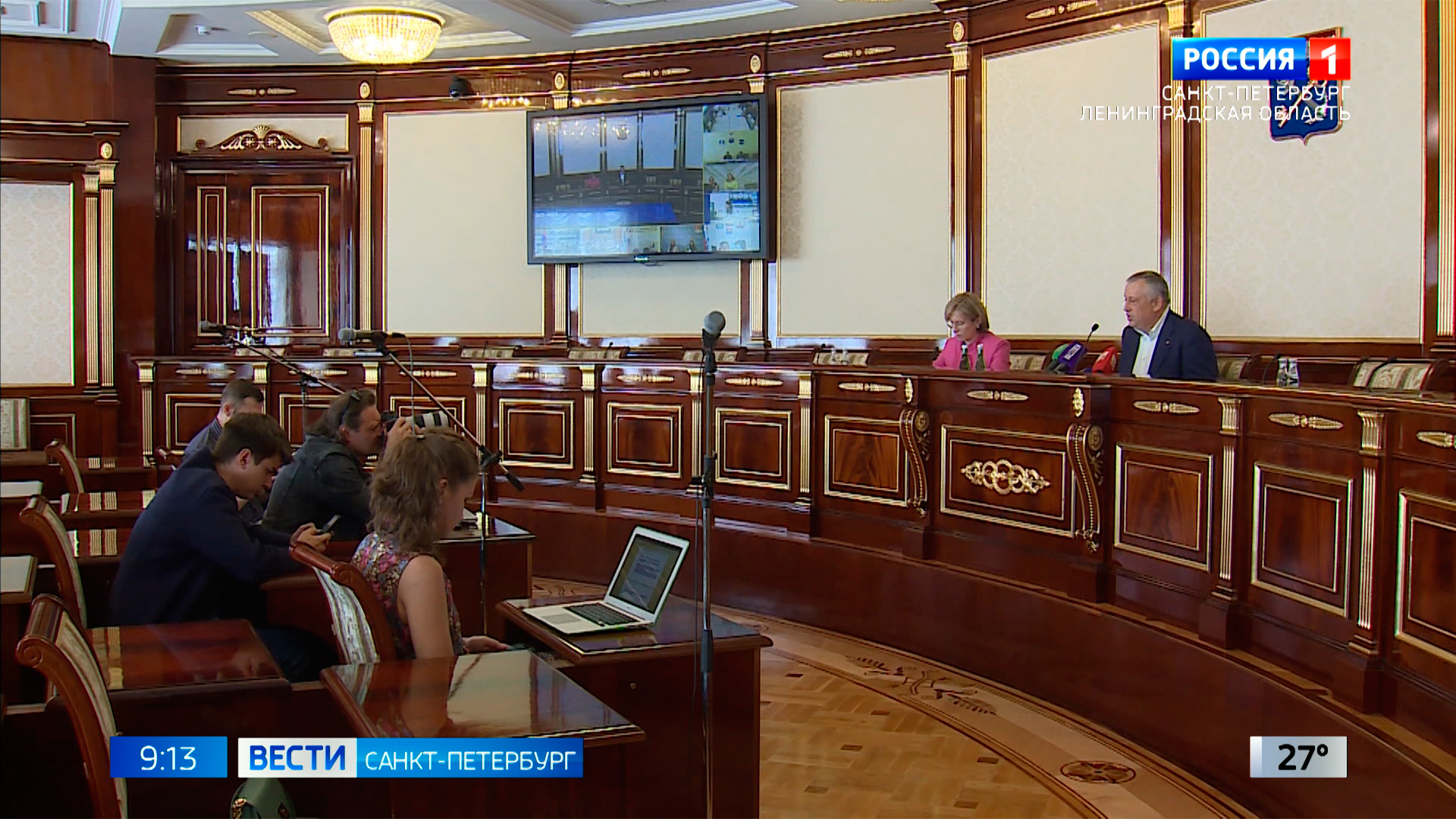 стиль александр дрозденко. пресс конференция дрозденко. фотография губернатора ленобласти на стену. дрозденко габитов подписание правительство ло. дрозденко трехстороннее подписание правительство ло.