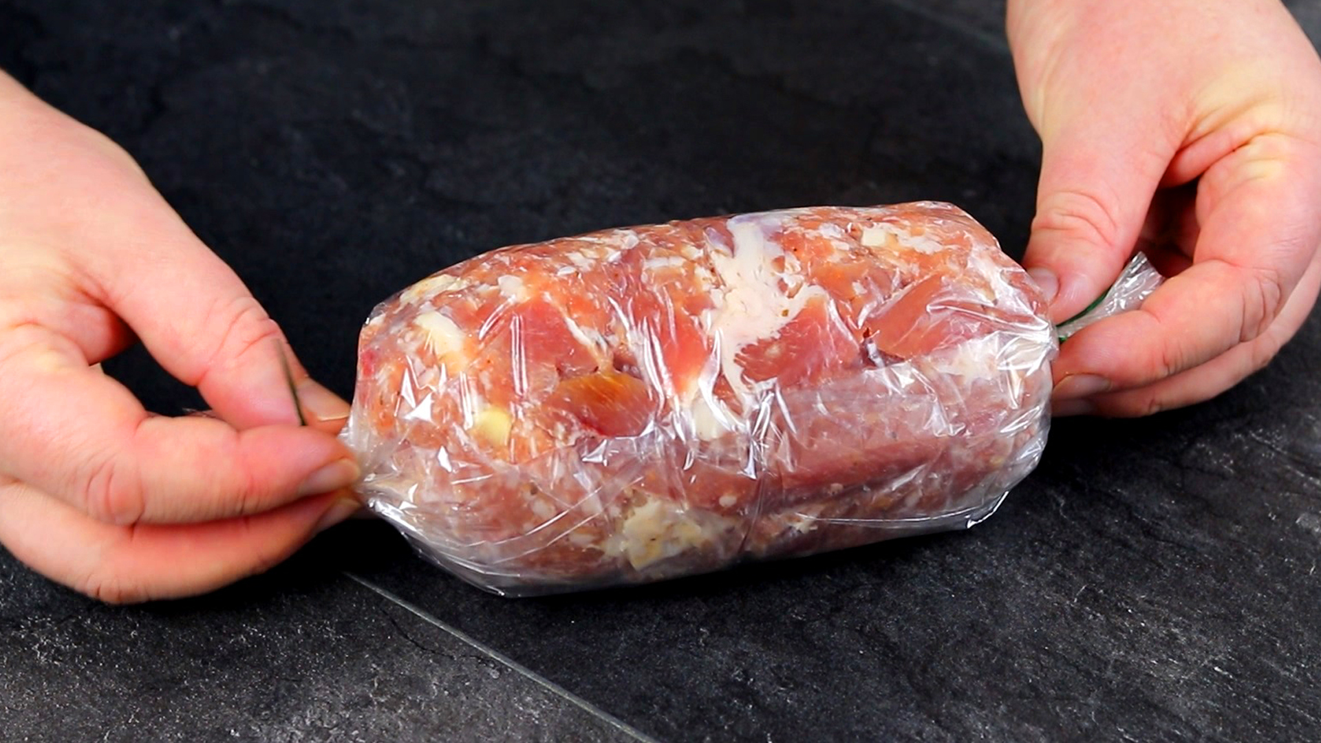 норма соли на кг мяса. сколько нужно коптить мясо. соль на 1 кг свинины. соль на 1 кг свинины. шея свиная с нитритной солью.