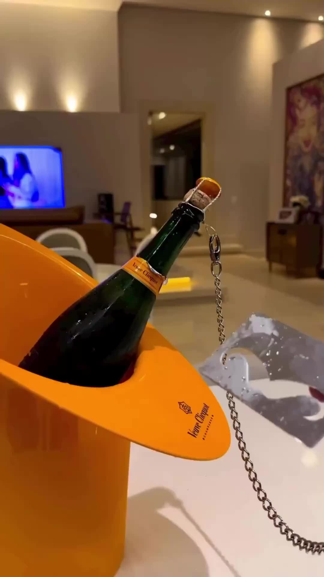 Леонид Брют | Сабраж — от фр. «sabrе», то есть «сабля», открывание ...