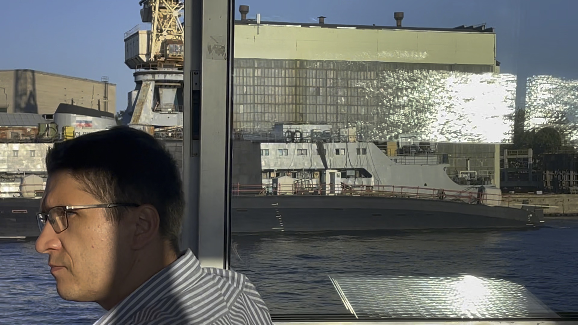 Тихий ход надпись. Тихий ход спб. Тихий ход спб док. Тихий ход док. Петербург тихий ход.