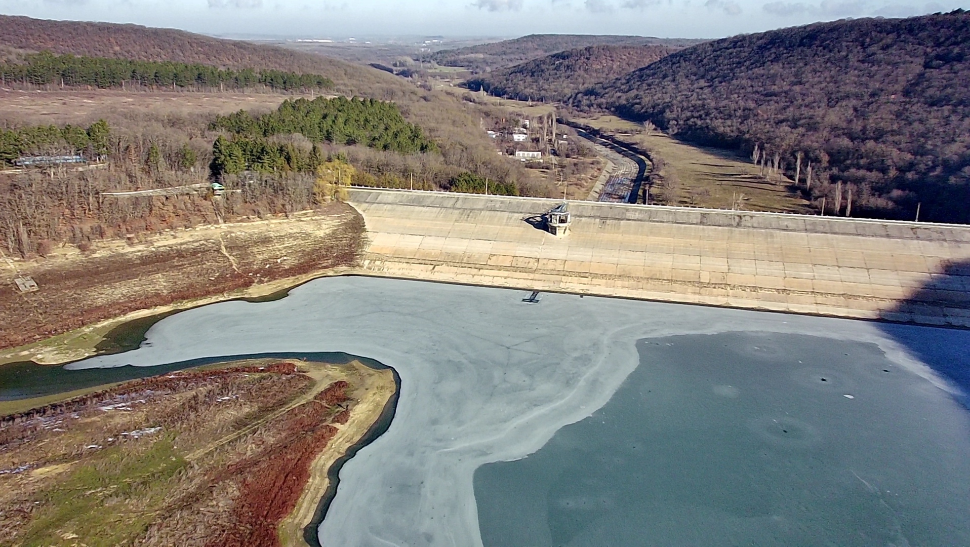 Рыбалка на водохранилище 2022. Балановское водохранилище Крым. Партизанское водохранилище Крым 2022. Балановское водохранилище Симферополь. Тайганское водохранилище Белогорск Крым 2022.