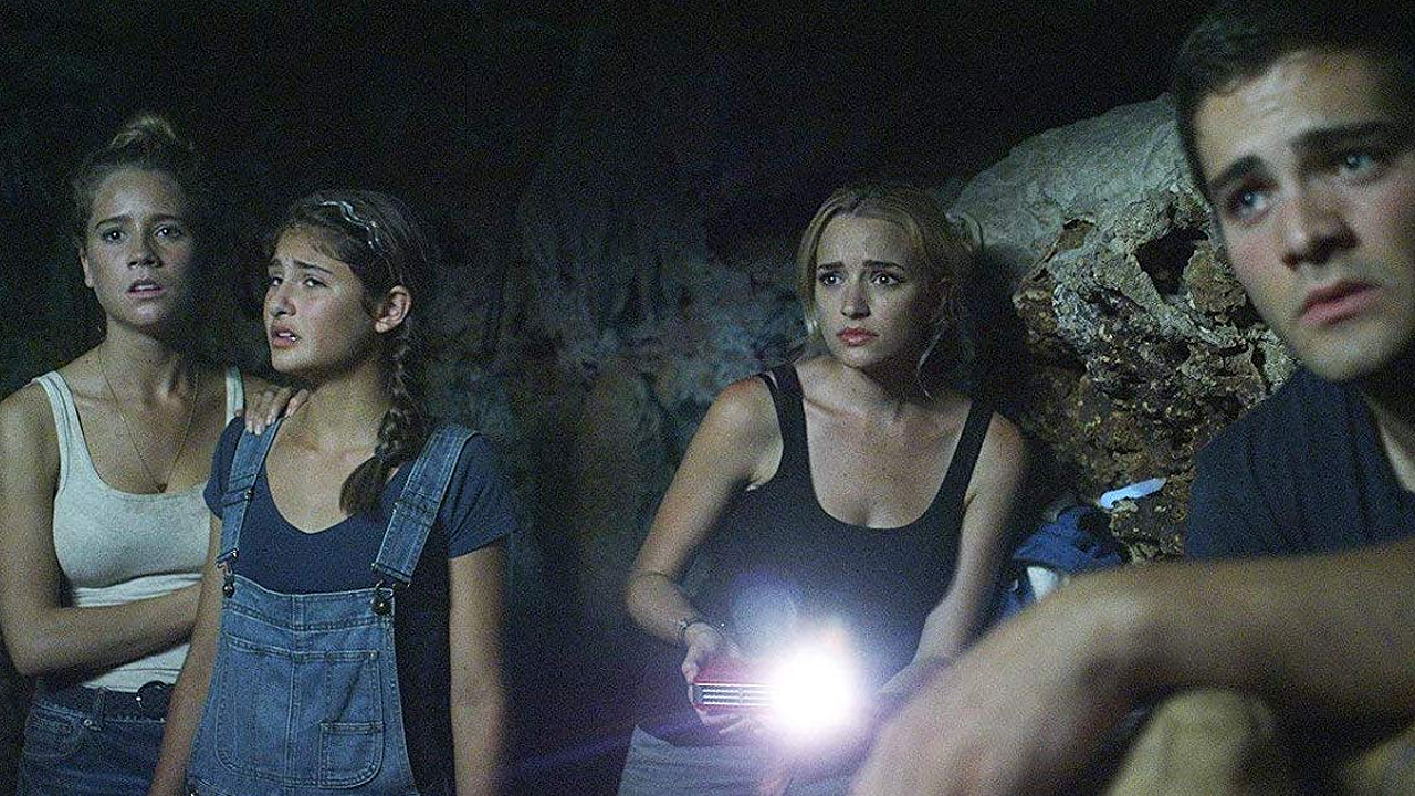 Группа студентов оказывается в ловушке в пещере. Группа студентов оказывается в ловушке в пещере. Ловушка времени фильм 2021. Фильм ловушка времени 2017 пещера. Группа студентов оказывается в ловушке в пещере.