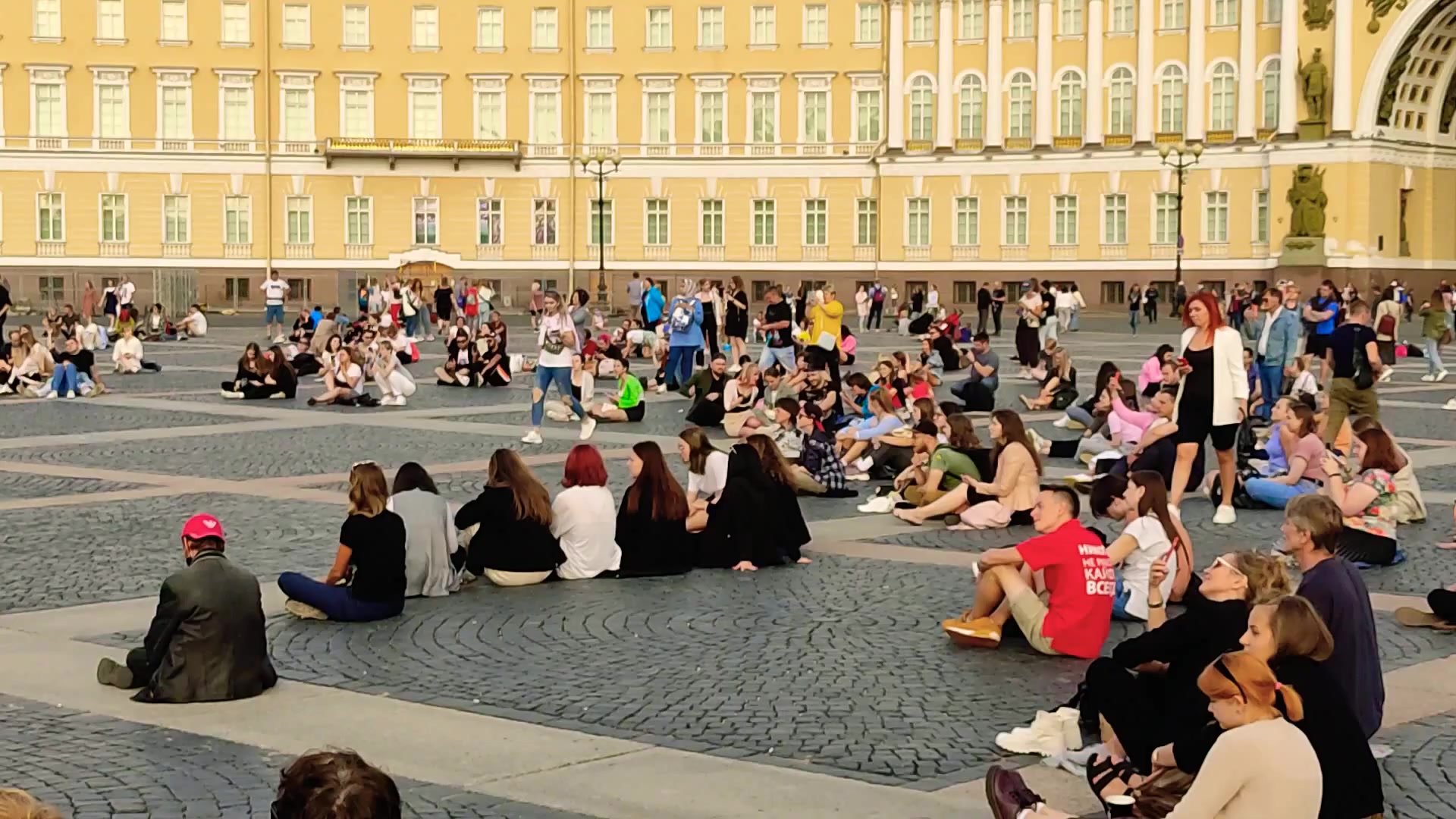 ангел на дворцовой площади в санкт петербурге