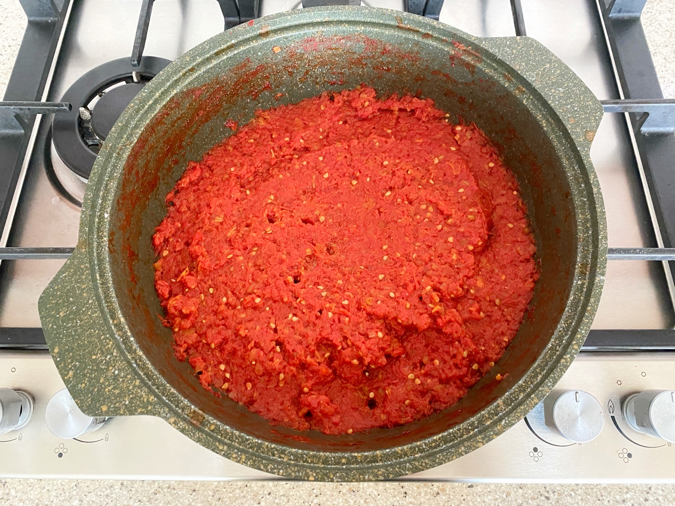 Кипящая масса. Томатная паста. Как сделать томатную пасту. Рецепт приготовления томатной пасты. Процесс приготовления томатной пасты orikzor.